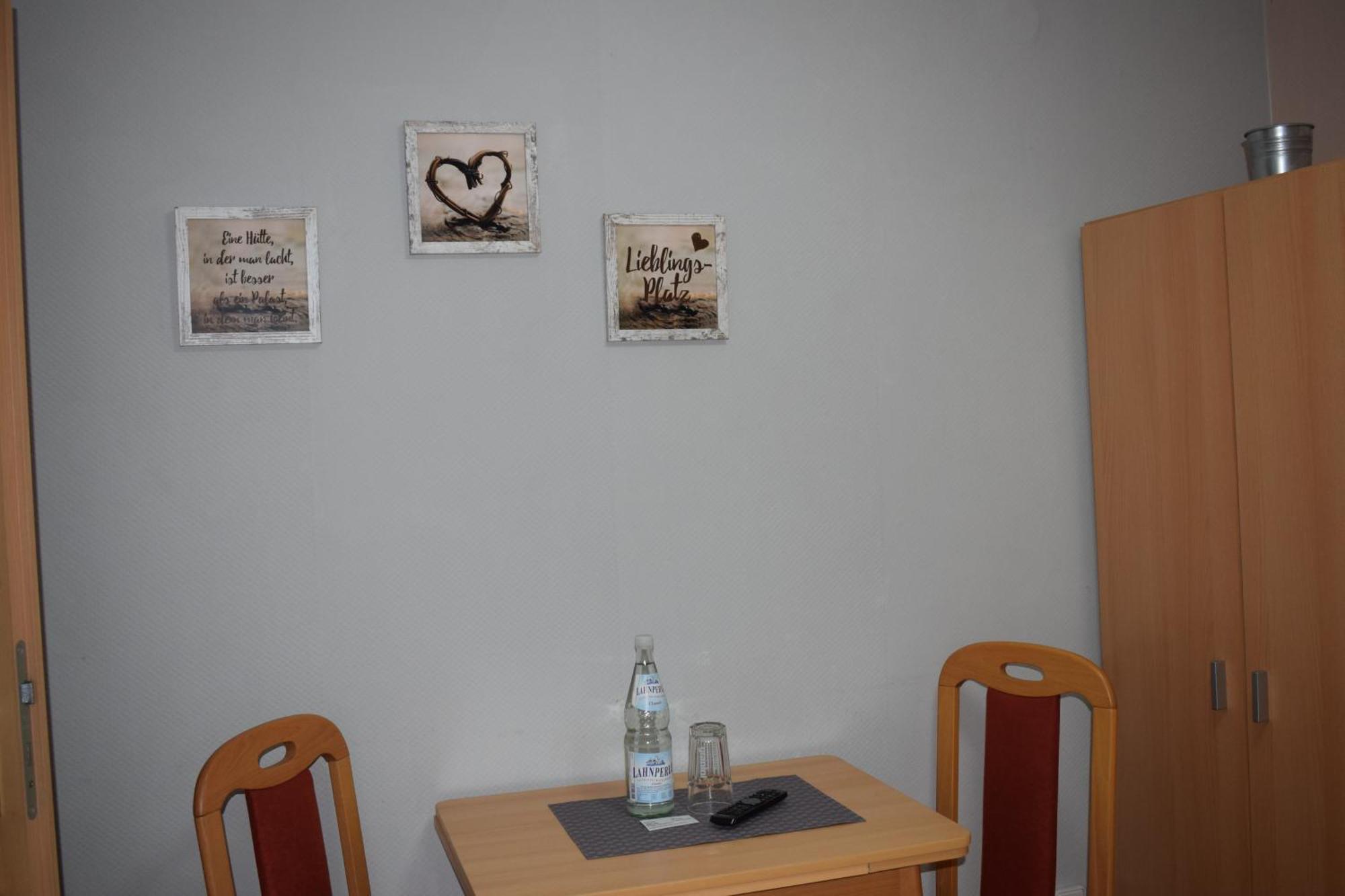Marktstuebchen, Einzelzimmer Bornich Bagian luar foto