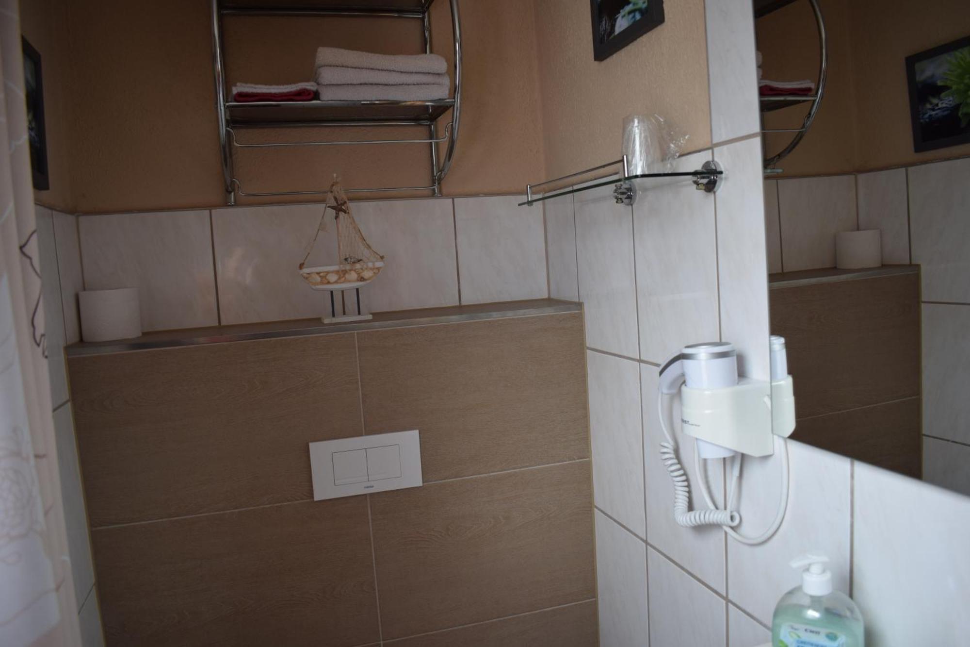 Marktstuebchen, Einzelzimmer Bornich Bagian luar foto